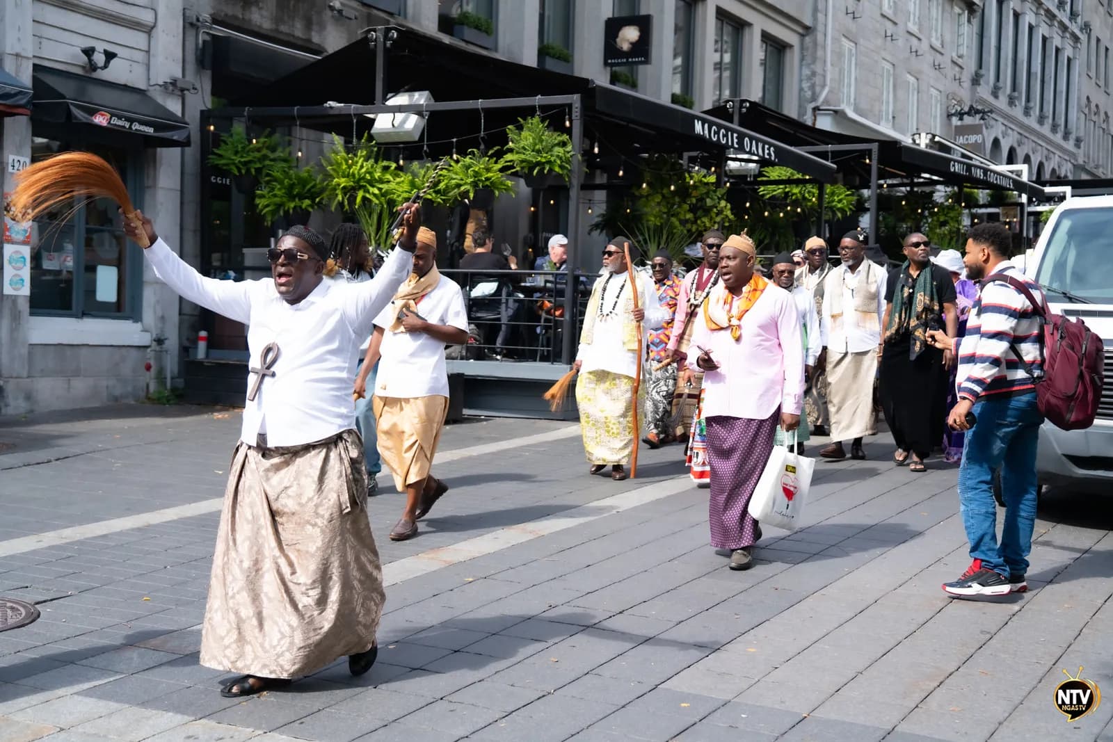 City parade through the main streets — photo 11