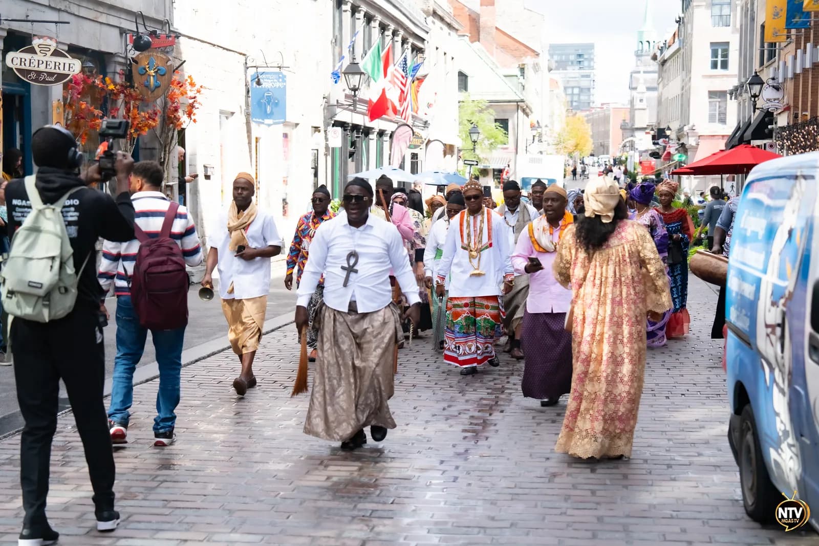City parade through the main streets — photo 4
