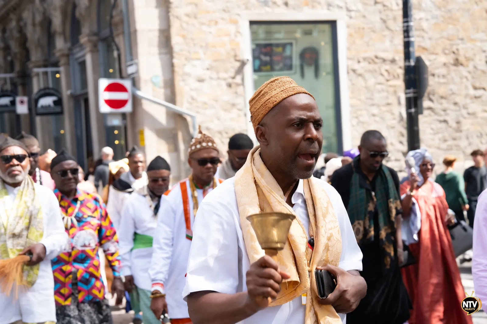 City parade through the main streets — photo 8