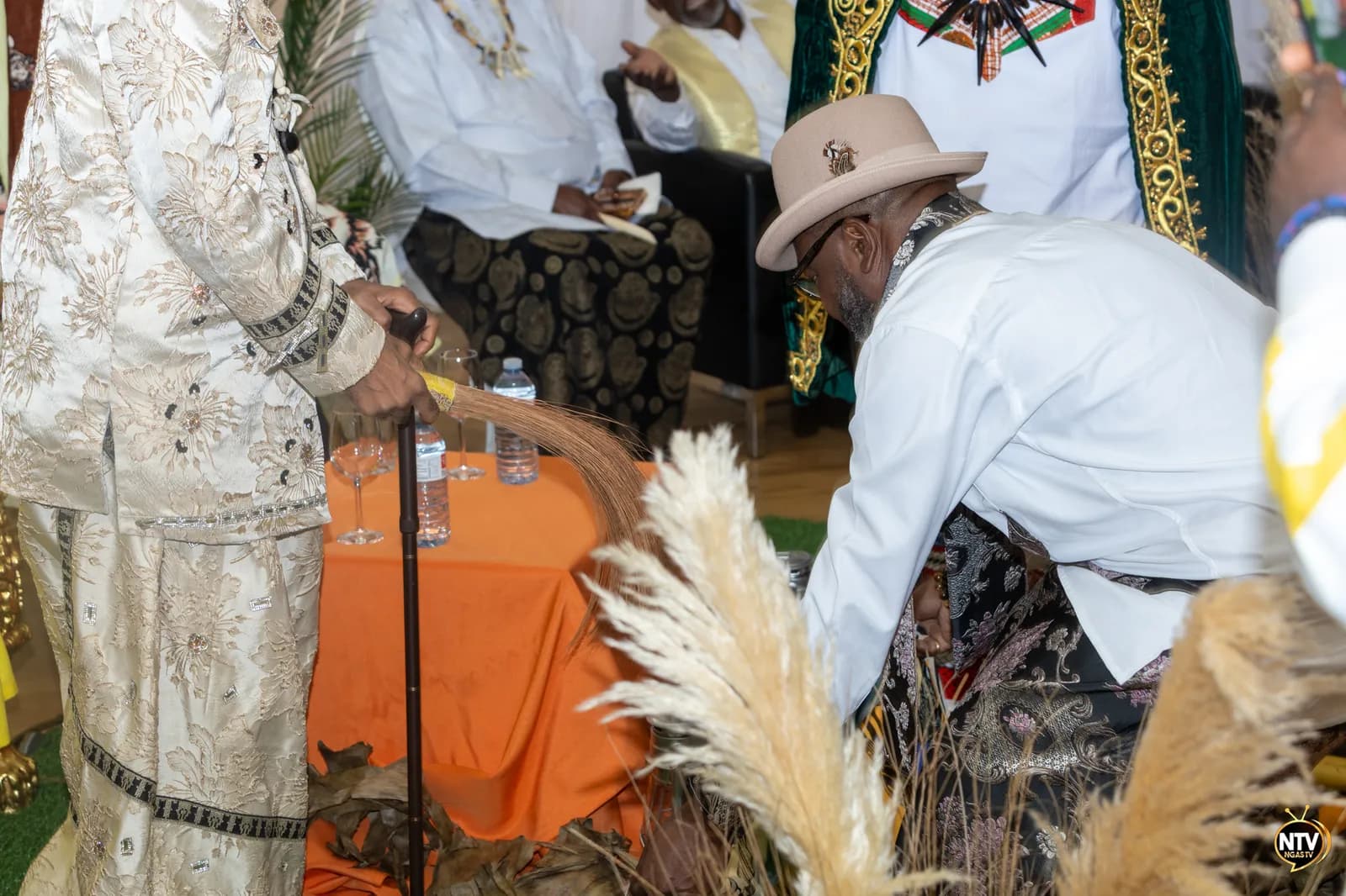 Traditional attire parade — photo 6