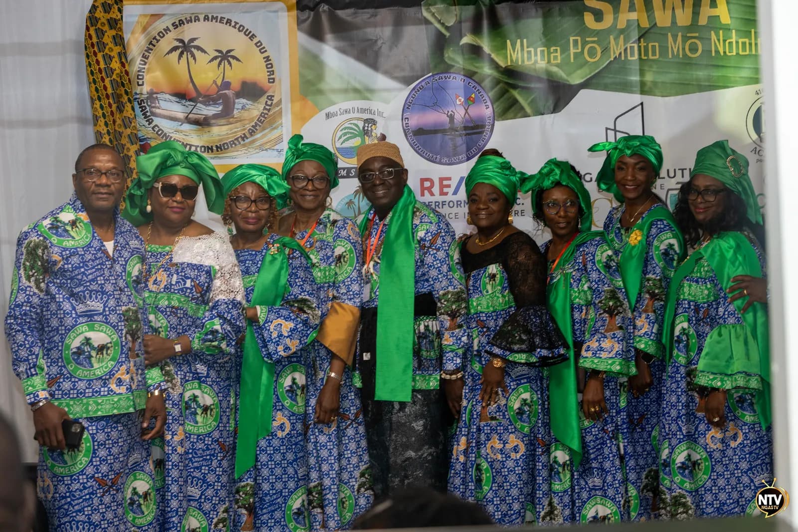 Traditional attire parade — photo 12