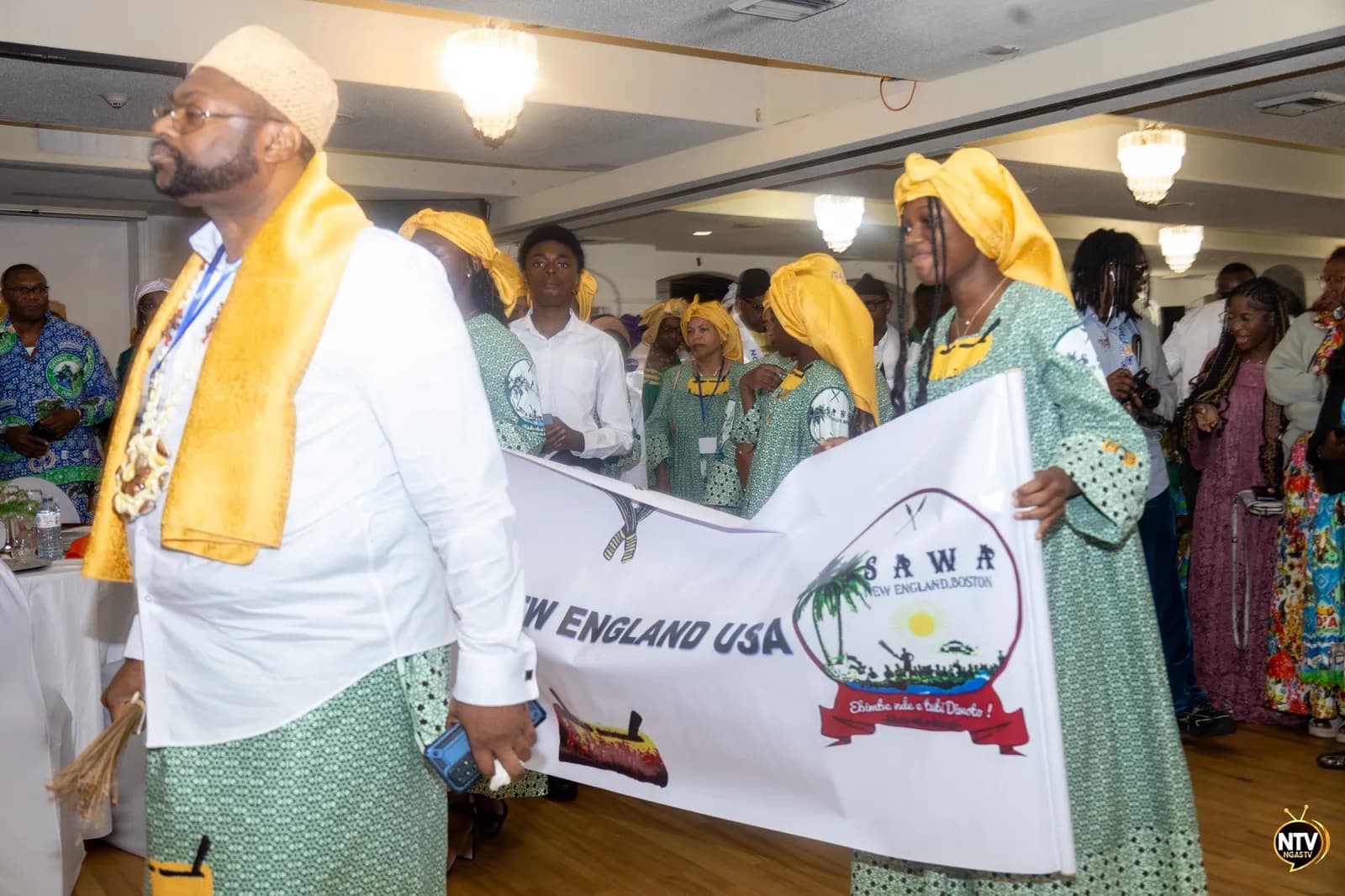 Traditional attire parade — photo 9